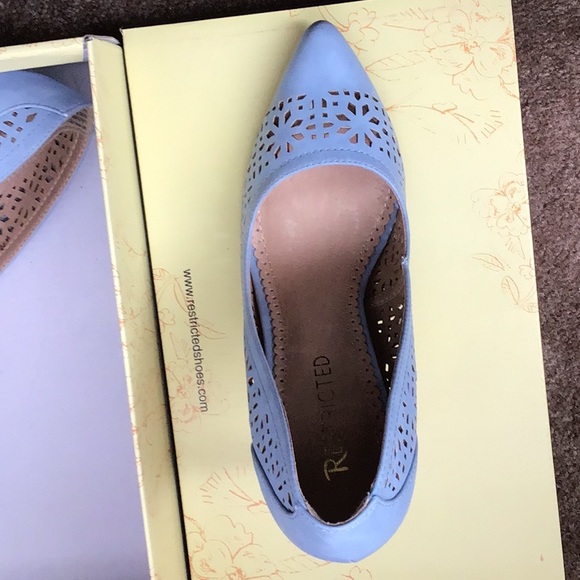 Heels - Picture 2 of 3